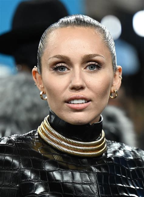 Miley Cyrus Sparks Buzz Over Her Teeth at the 2025 Met Gala