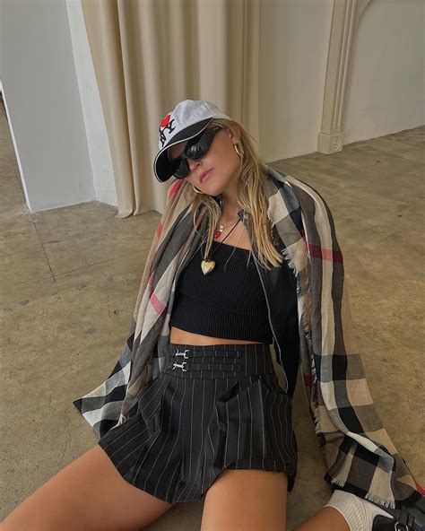 5 Fall Fashion Trends From Dimes Square | Who What Wear