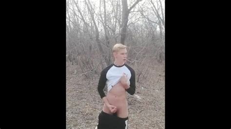 Парень подрочил в парке Публичный дроч Pornhub Gay