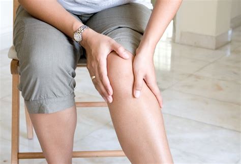 Symptoms Of Poor Circulation In The Legs Livestrong