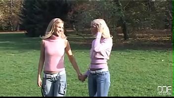 Frank Nails Two Blondes XVIDEOS