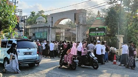 Jam Sore Di Dalam Markas Sudah Full Ngaji Rutinan Malam Jumat Gus