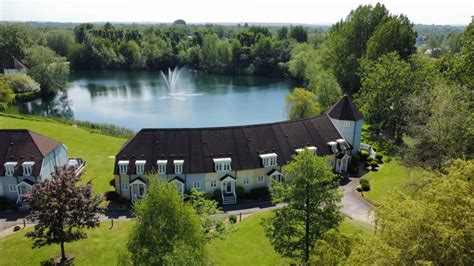 Holiday Cottages Lodges In Cotswolds Lakes Water Park