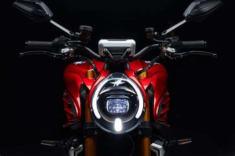 EICMA MV Augusta Brutale Serie Oro Il Ritorno Della Leggenda Naked