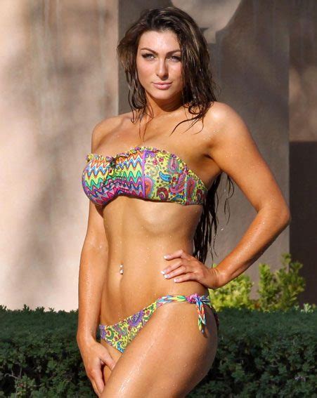 Luisa Zissman Showing Off Her Bikini Body On A Beach In Hot Sex Picture