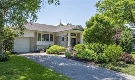 Renovated Clarkson Bungalow In Mississauga Ontario Canada For Sale