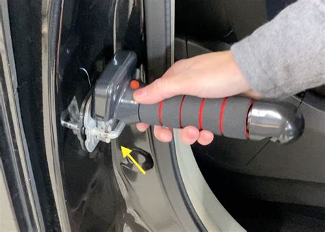 How To Use A Car Cane Or Car Door Assist Handle EquipMeOT