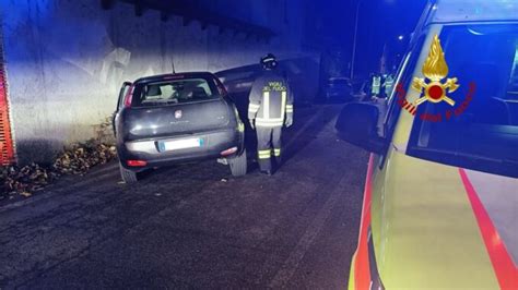 Incidente Stradale San Feliciano Prima Coltellate Fuga E Schianto