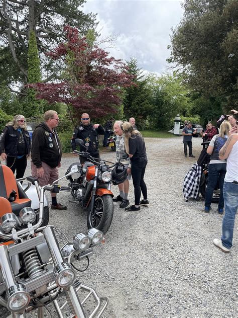 Biker Boys Thrill Residents with Drive By at Local Care Home - Buckland