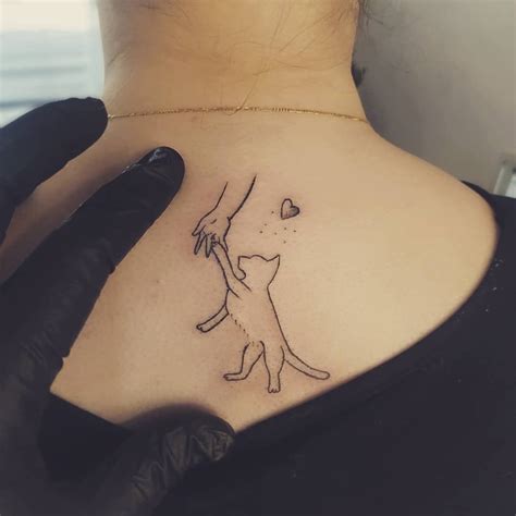 Tatuaje Gato Minimalista Tattoo Shop Madrid