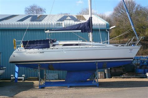 1985 Beneteau First 305 Sail Boat For Sale