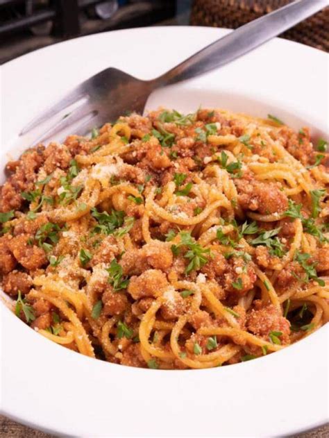 EASY ITALIAN SAUSAGE PASTA RECIPE story