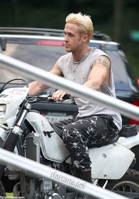 Ryan Gosling blonde with face tattoo on set of new film – Starcasm