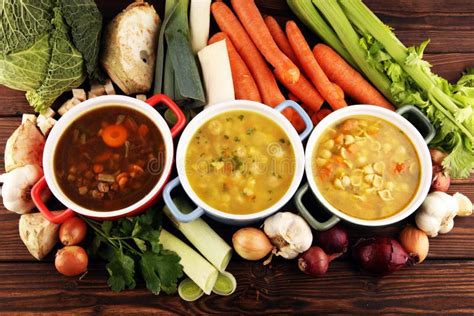 Conjunto De Sopas De Cocina Mundial Comida Saludable Caldo Con Fideos