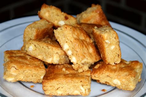 Homemade White Chocolate Blondies : r/recipes