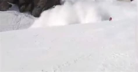 Incredible Footage Of Skier Outracing A Fatal Avalanche