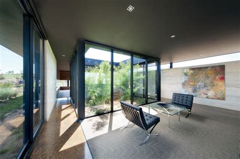 10 Modern Houses with Interior Courtyards - Design Milk