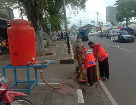 Langgar Perda AKB 31 Orang Pengunjung Pasar Batusangkar Dikenakan