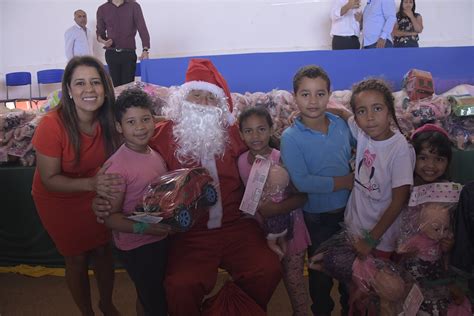 Secretária De Assistência Social Realiza Entrega De Brinquedos às Crianças Da Rede Municipal De