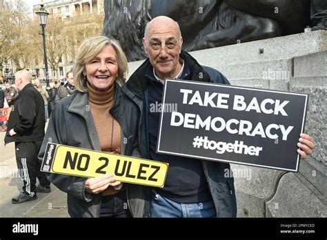 London Uk Protesters Hold Up Anti Ulez Signs Against Khan