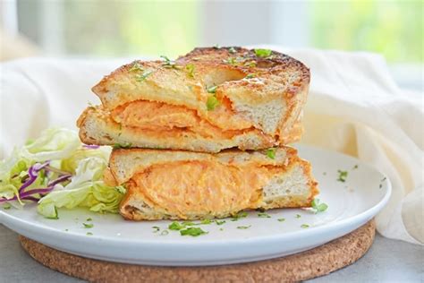 Southern Pimento Grilled Cheese With Bacon Gooey Zesty And Easy