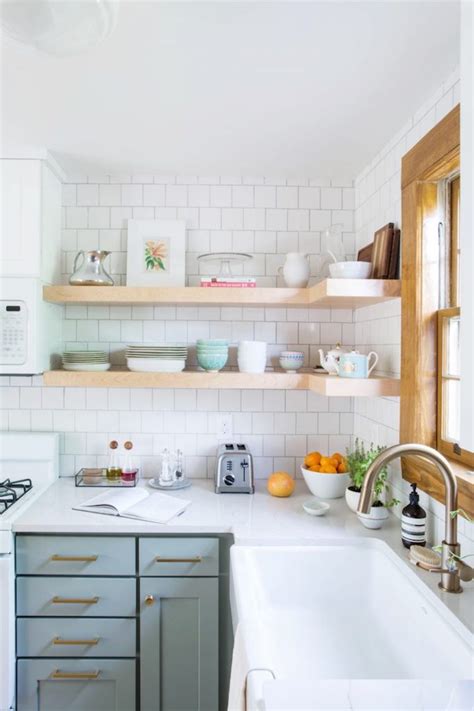 10 Lovely Kitchens With Open Shelving