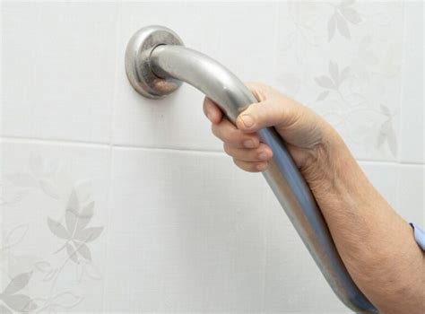 Best Heavy Duty Suction Grab Bars For Your Bathroom Imagup