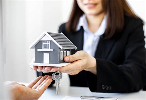 7 Reasons Why Women Should Invest In Real Estate Lifestylehousing Blog