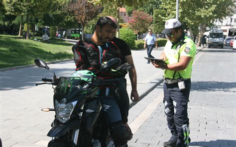 D20Haber Denizli Haberleri Polisten Kask Ve Emniyet Kemeri Denetimi