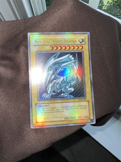 Blue Eyes White Dragon SDK 001 Full Holo Bleed Ultra Rare YuGiOh