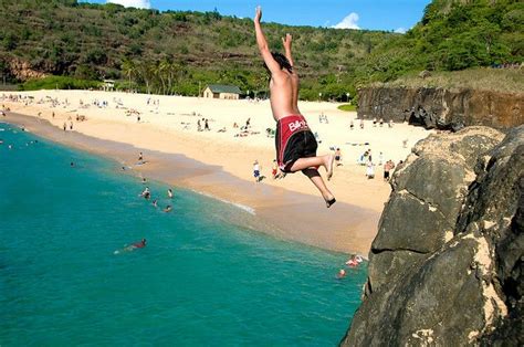 Cliff jumping at Waimea Bay (I've never had enough guts to try this ...