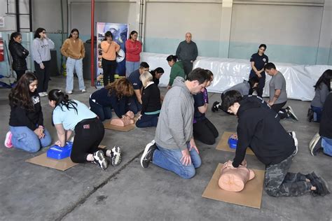 Por Primera Vez Capacitan A Vecinos En Rcp Y Primeros Auxilios