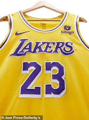 La Camiseta De Los Lakers De Lebron James Del Mes Pasado Sale A La