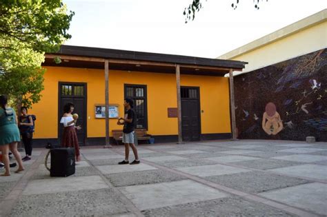 Casa de la Cultura y Biblioteca Pública de Vicuña Camino a Gabriela