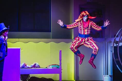 CZARODZIEJ Magiczny Spektakl Familijny Teatr Palladium