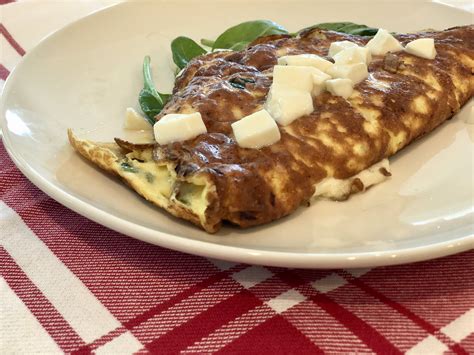 KETO Recipe - Spinach, Onion, & Mozzarella Cheese Omelette - Happy ...