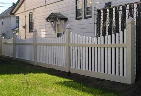 Picket Fence Styles – Country Estate Vinyl Fence