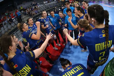 Foto Na Ionala Feminin A Rom Niei La Handbal S A Calificat N