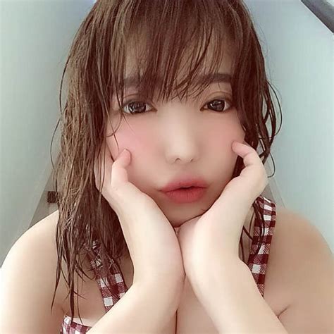 めありみいさんのインスタグラム写真 めありみいinstagram「撮影終わってタピオカ並んでるけどこれでもダイエット中 お