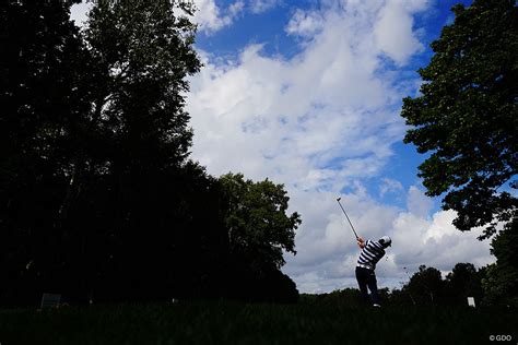 谷原秀人が逆転でツアー19勝目 石川遼はバースデーvならず6位 ゴルフ スポーツブル スポブル