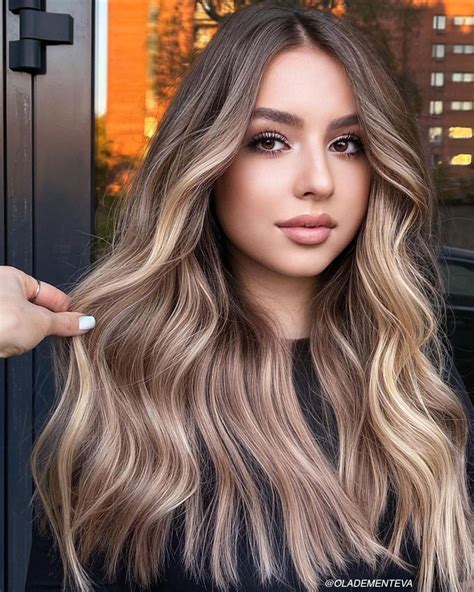 Get Fall Ready With Stunning Brown Hair With Highlights Trendy