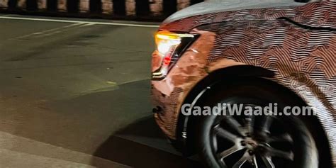 Exclusive Mahindra Xuv700 Facelift Spied For The First Time