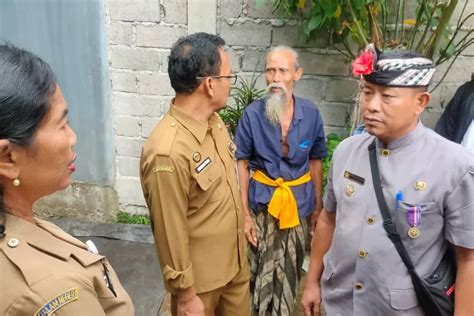 Sebatang Kara Kakak Korban Bunuh Diri Di Jembatan Tukad Bangkung