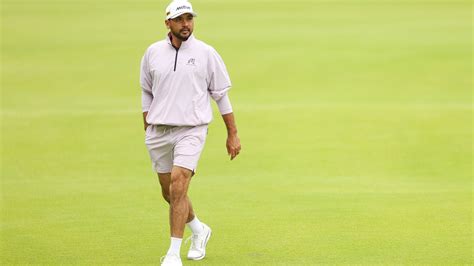 Jason Day's PGA Championship Fit (And Massive Legs) Goes Viral