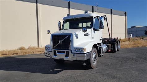 Volvo Vhd64b200 Conventional Trucks For Sale Used Trucks On Buysellsearch