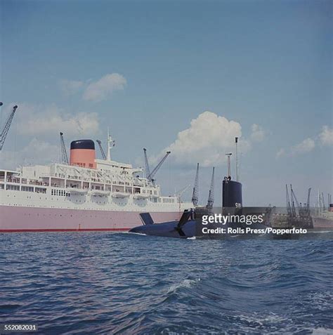 Hms Dreadnought Submarine Photos and Premium High Res Pictures - Getty ...