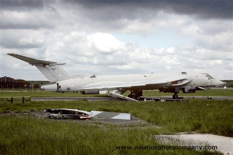 The Aviation Photo Company Victor Handley Page Raf 57 Squadron