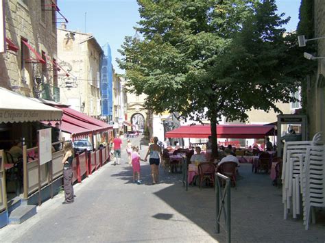 Salon-de-Provence - Information France