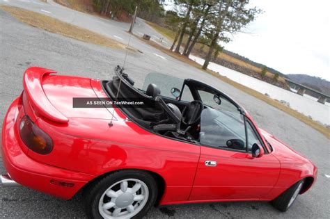 1990 Mazda Miata Base Convertible 2 - Door 1. 6l