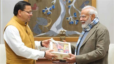 Delhi Uttarakhand Cm Pushkar Singh Dhami Meets Pm Modi Ts Him Bageshwars Copper Craft